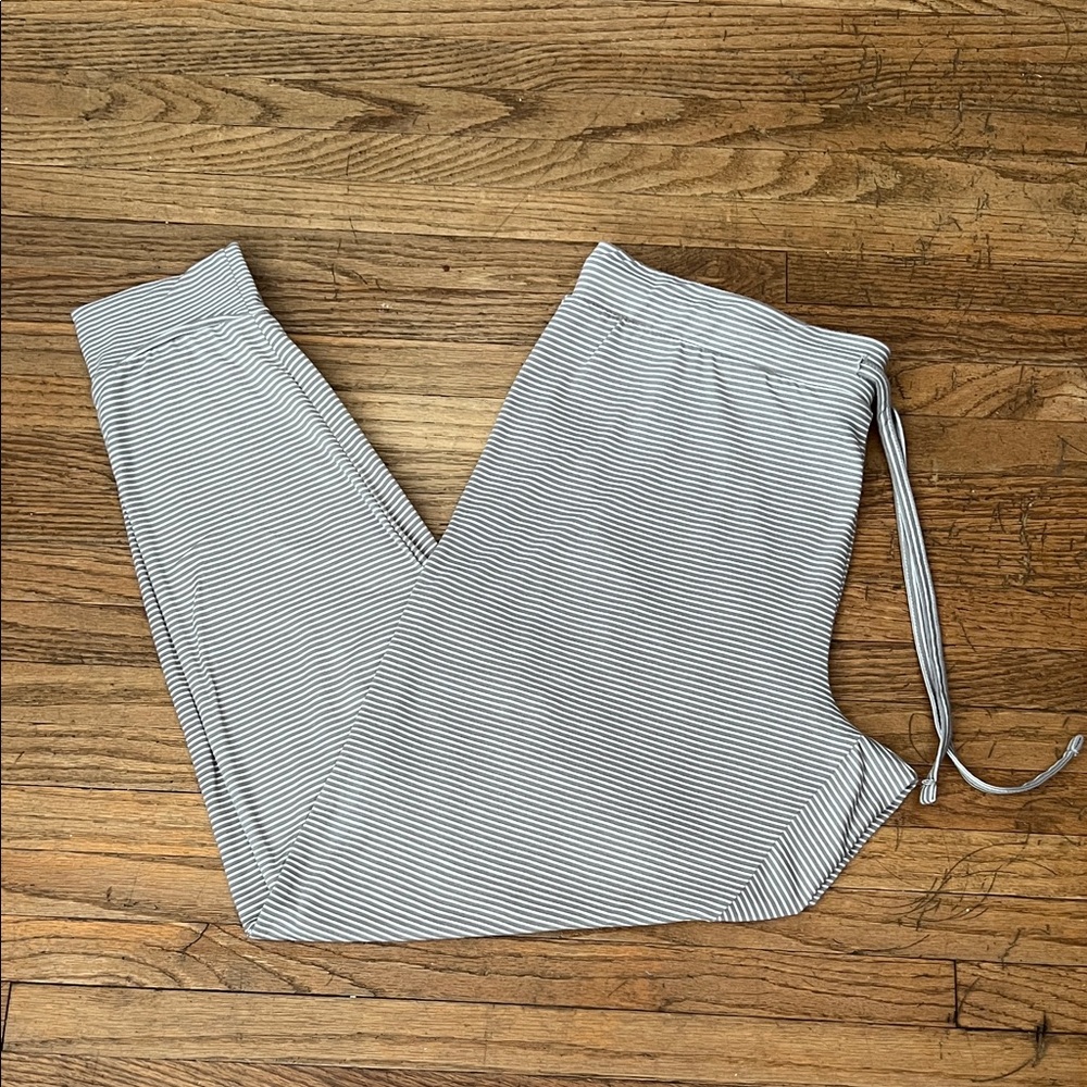 Women’s Tahari Grey & White Stripe Jogger Lounge Pants